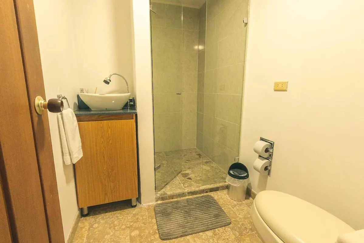 Elegante Habitacion Bano Compartido En Poblado -A7 Medellin Apartment