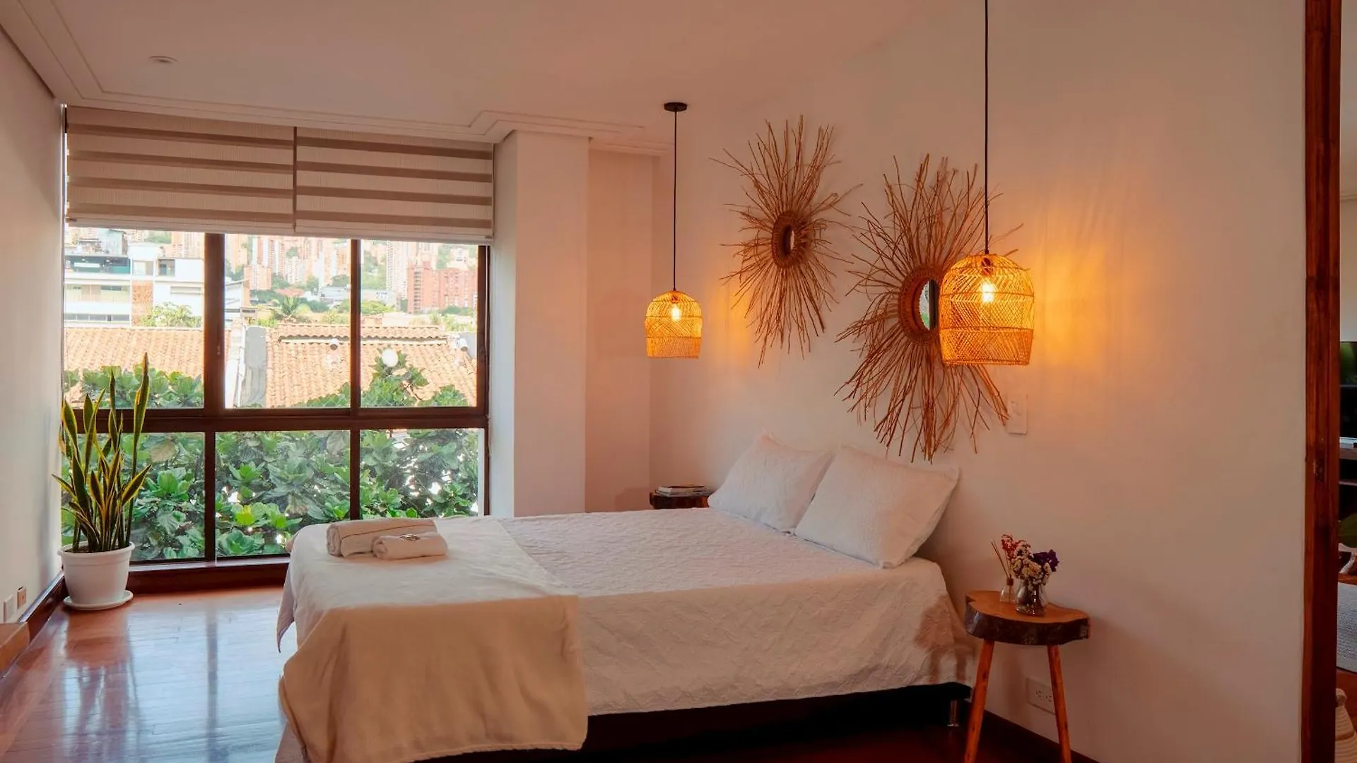 Elegante Habitacion Bano Compartido En Poblado -A7 Medellin