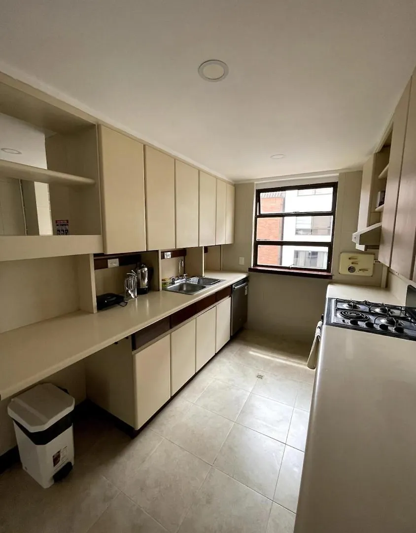 Apartment Elegante Habitacion Bano Compartido En Poblado -A7 Medellin